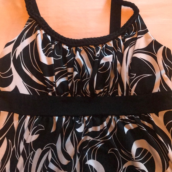 Cute simple dress - Picture 3 of 3